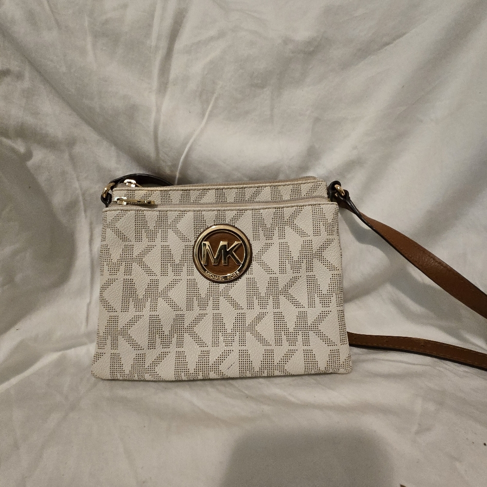 Michael Kors Vanilla Crossbody
